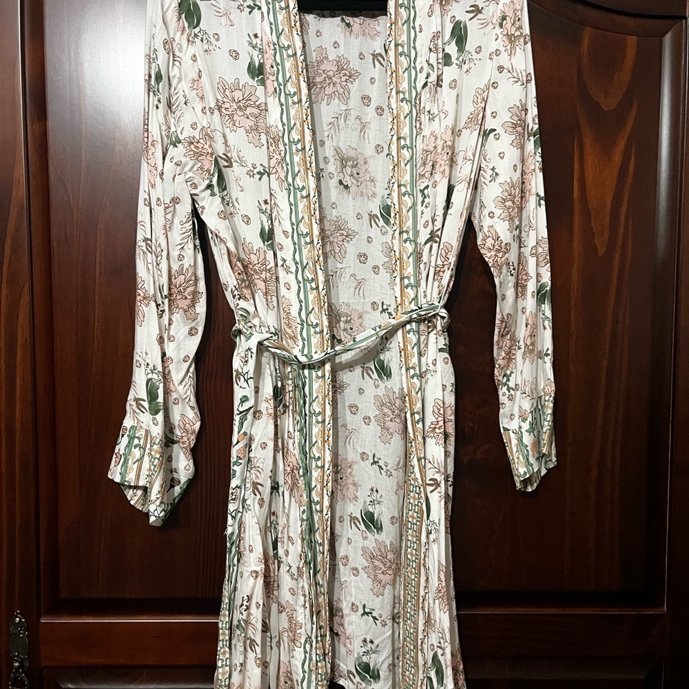 Floral Long Sleeve Robe